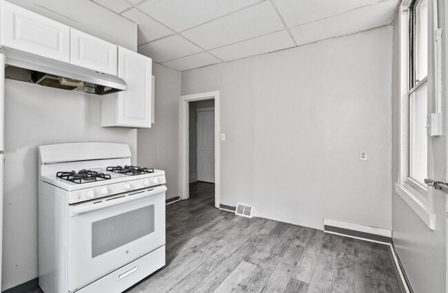 Building Photo - Pittsburgh - 3 Bed 2 Bath - Just Renovated