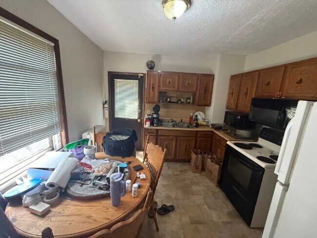 Building Photo - 813 N Capitol Heights
