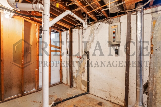 Building Photo - 363 N Woodlawn Blvd