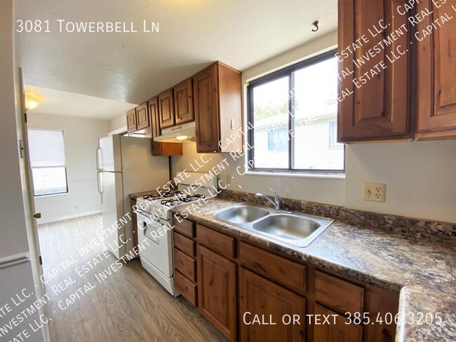 Building Photo - 3081 Towerbell Ln
