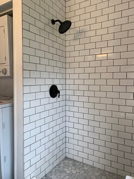 Bathroom/Laundry - 6310 Greenbriar Dr