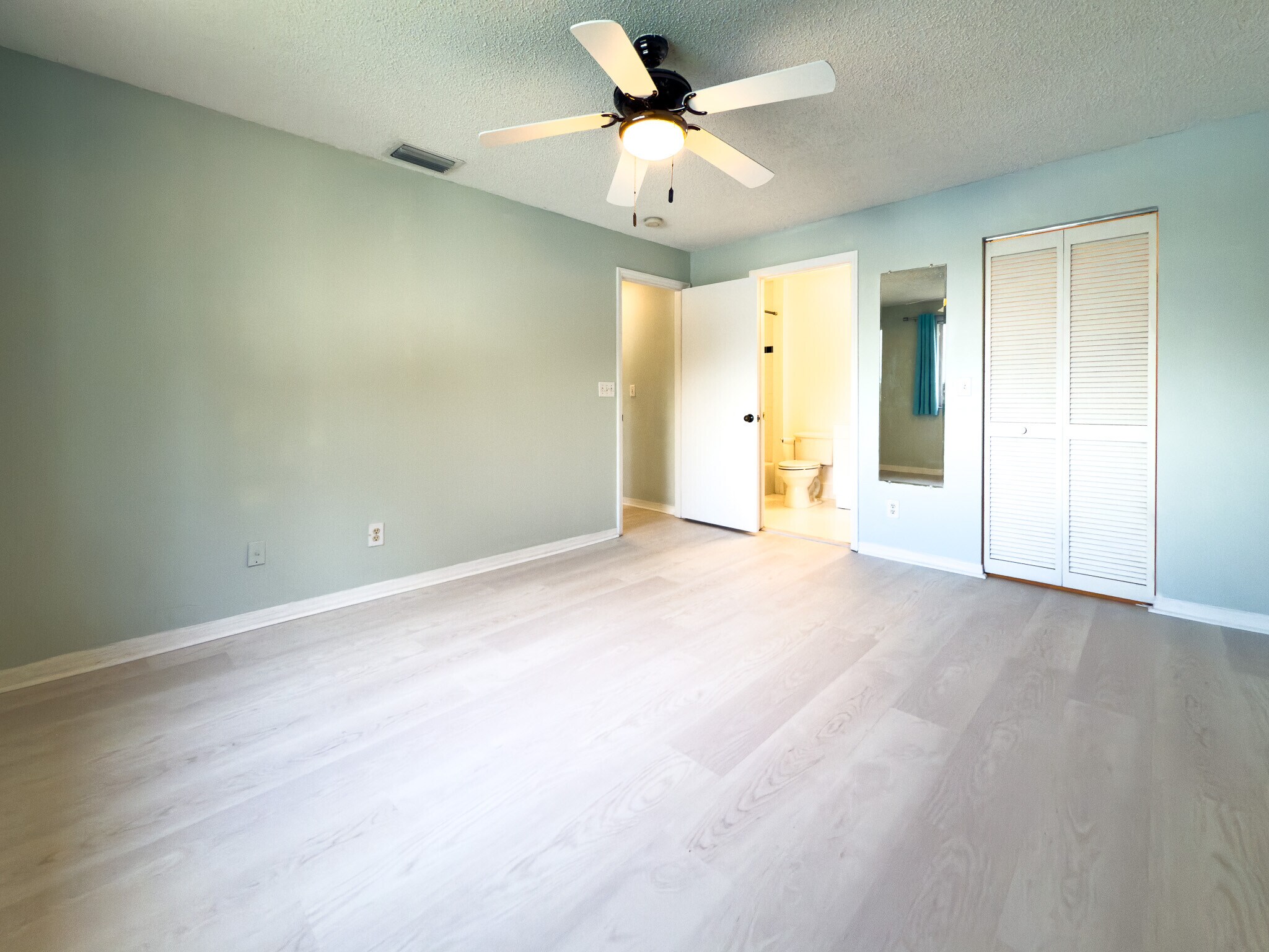 Building Photo - 1705 SW 110th Ter
