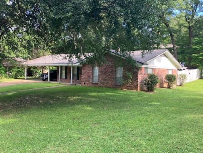 Primary Photo - 2148 Rachel St