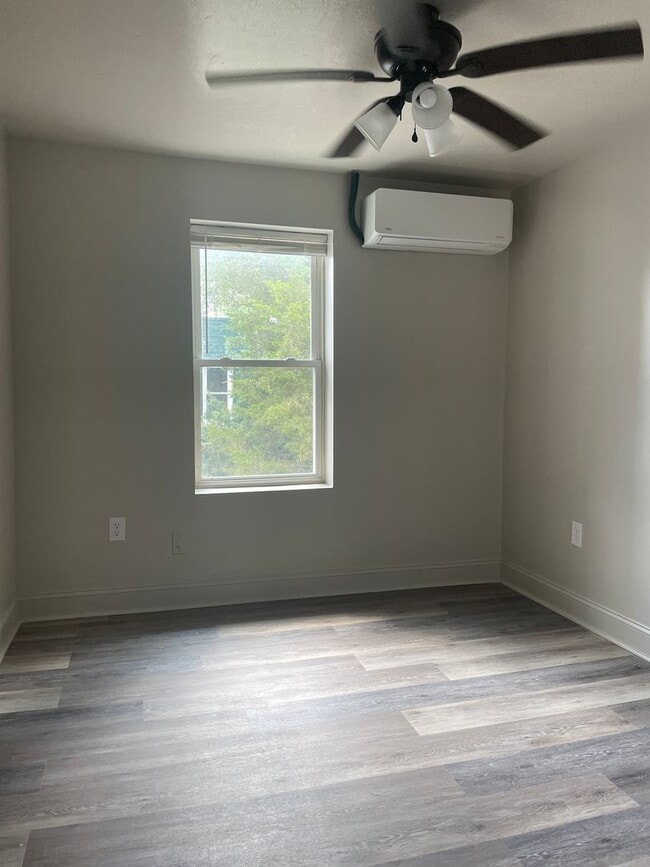 Building Photo - Newly RENOVATED 3 bedroom & 1 bathroom with deck Apartment in McSherrystown, PA - 3 miles from Ha...