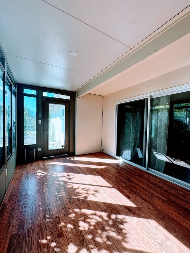 Building Photo - 4BR SFR w/ 2-Car Garage, RV Parking & Big Yard in Rocklin