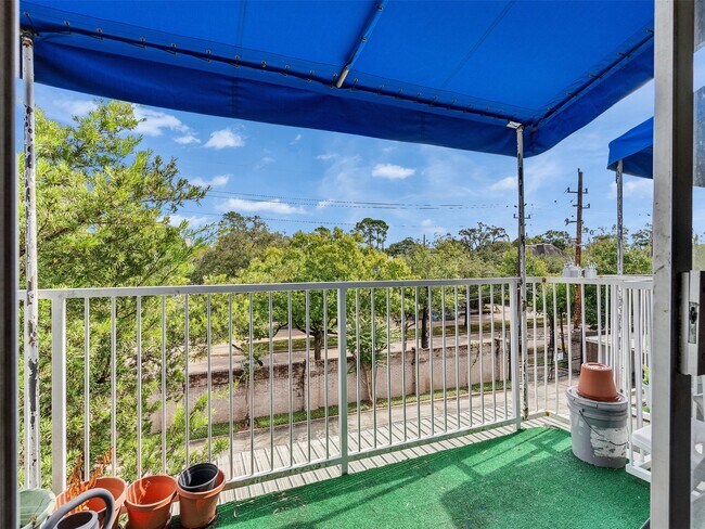 Building Photo - 2601 Bellefontaine St