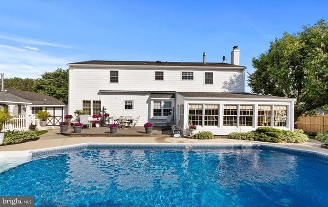 Building Photo - 5 Greenleigh Cir