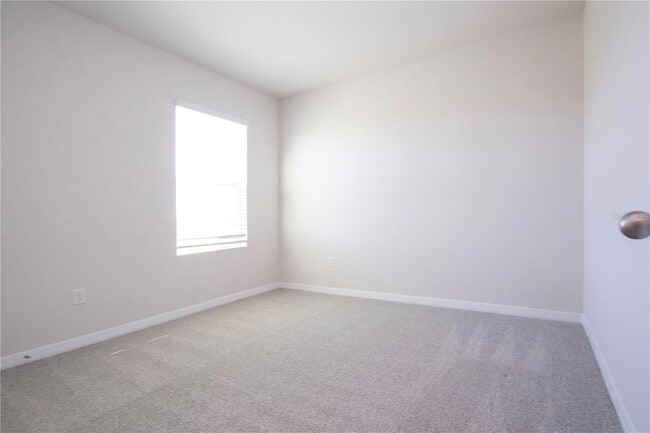 Building Photo - 3513 Hilltop Cir