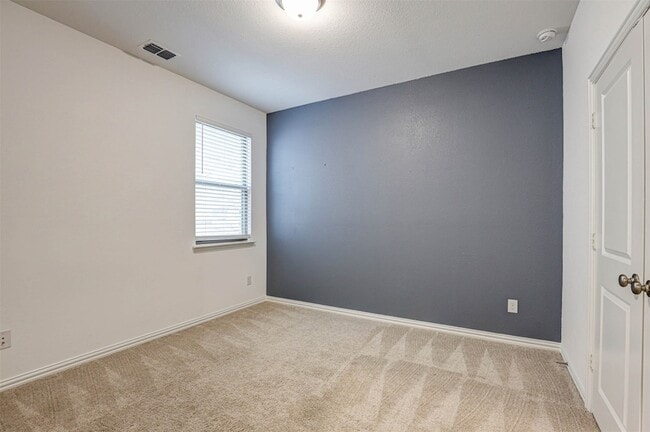 Building Photo - 2305 Cobbler St