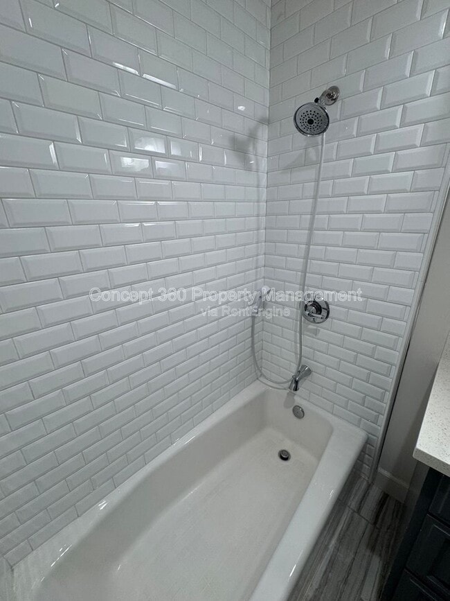 Building Photo - 1143 W 163rd St