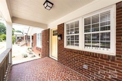 Building Photo - 1704 Club Rd