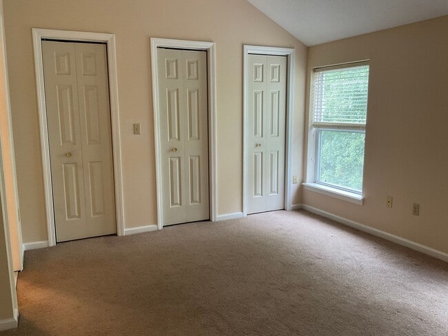 Building Photo - Luxury Townhouse at Camden Pines