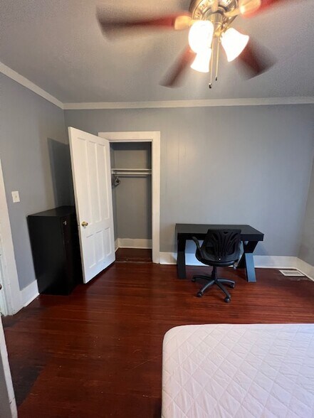 Building Photo - 309 Columbus Ave