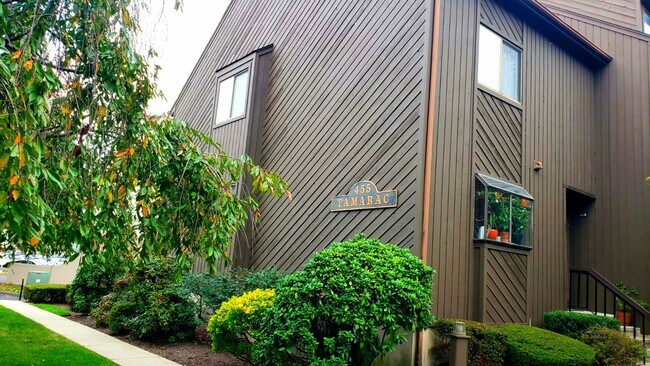 Garden Townhouse - 455 Hope St