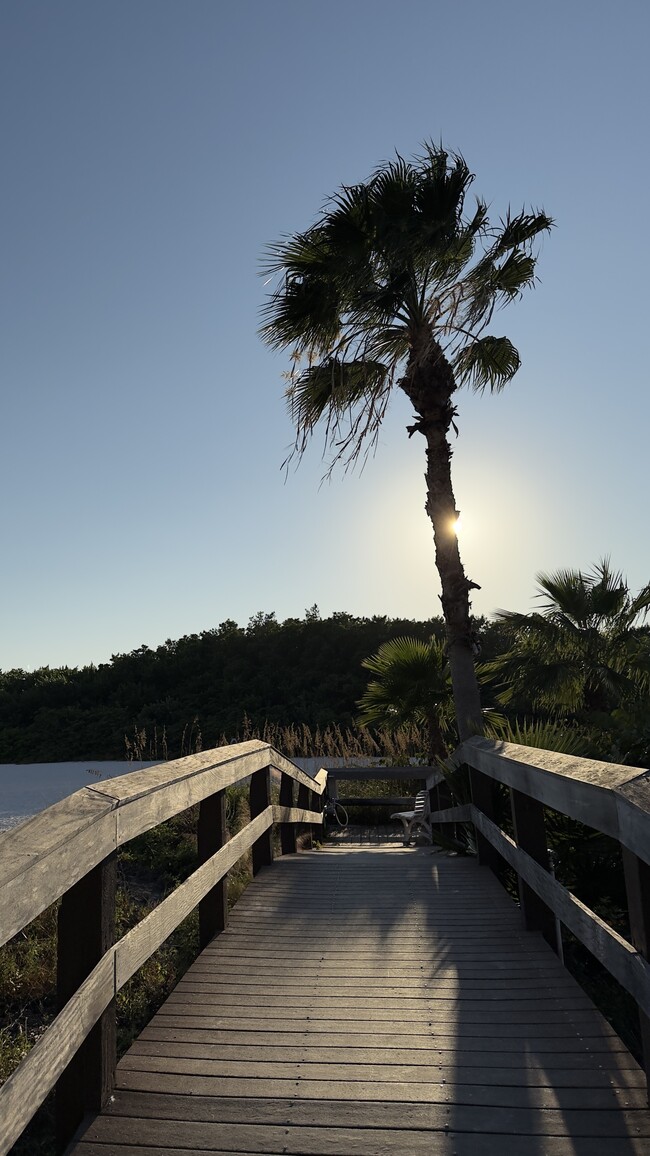 Building Photo - 651 Seaview Ct