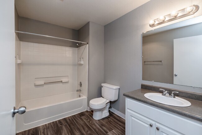 Building Photo - Arnada Pointe