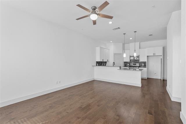 Building Photo - 6059 Rivendell Dr