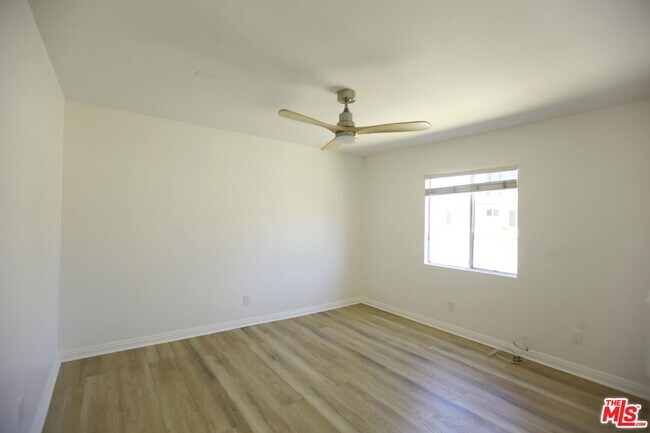 Building Photo - 833 Orange Grove Ave