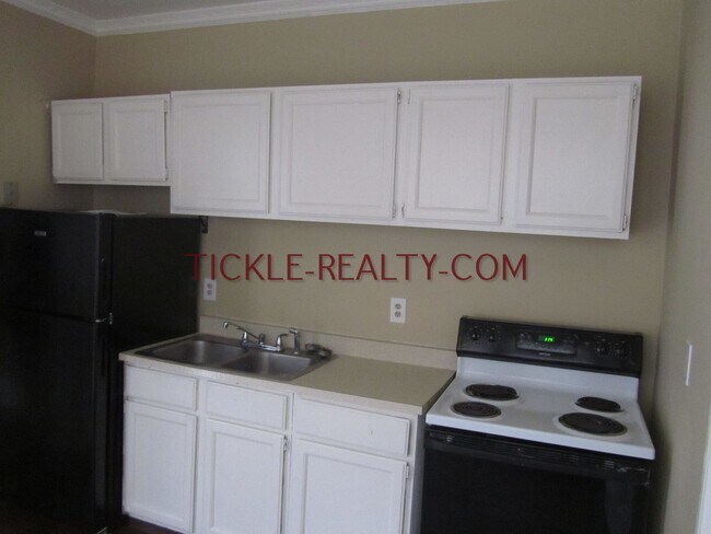 Building Photo - 11 Lafayette Pl