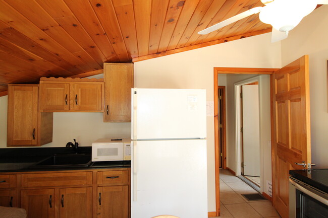 Counter area (refrigerator has been upgraded to stainless) - 133 Cliffside Cir