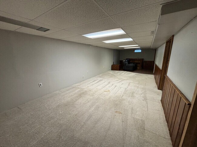 Building Photo - 1653 2nd St N
