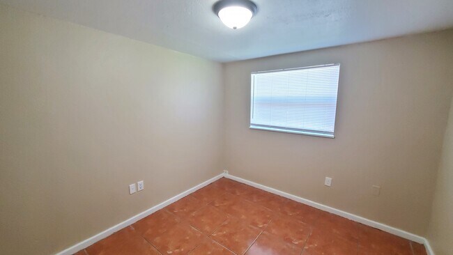 Building Photo - 9410 Grandfield Rd