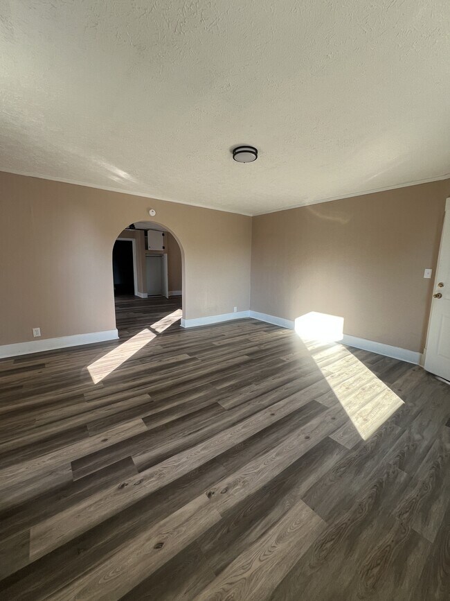 Primary Photo - 205 S Walters St