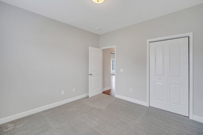 Building Photo - 486 Thorp Circle