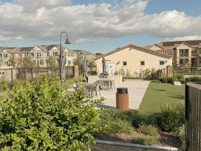 Building Photo - 4253 E Rincon St