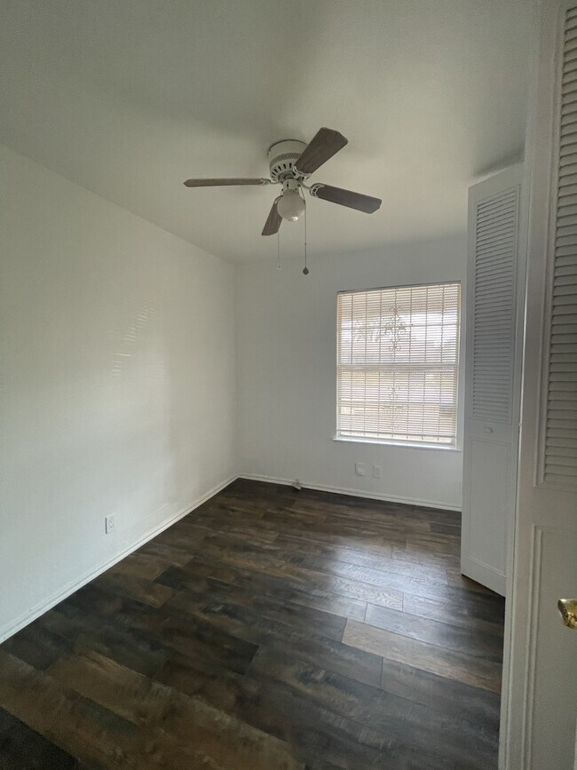 Building Photo - 179 Shadow Valley Dr