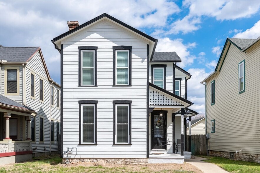 Primary Photo - 130 Mound St