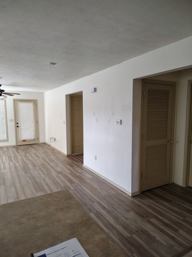 Building Photo - Condo for rent