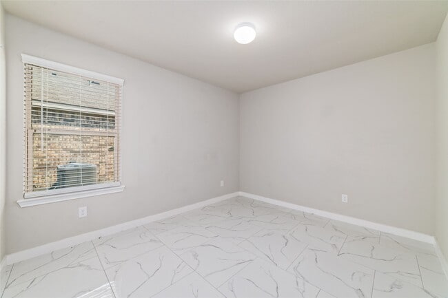 Building Photo - 5502 Creekside Ridge Trail