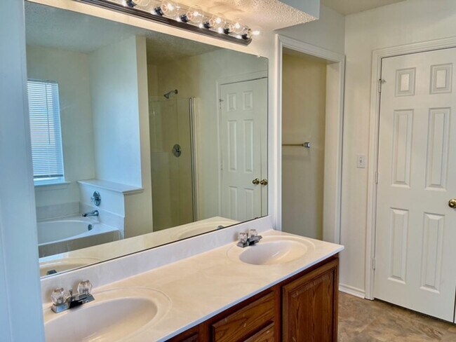 Building Photo - Nice Single Story Home in Crowley