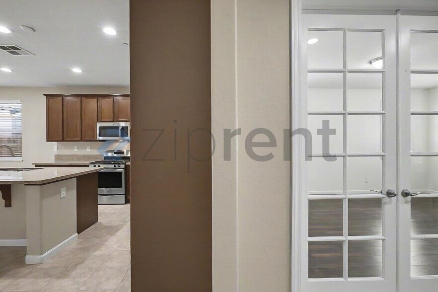 Building Photo - 3730 Iskenderun Ave