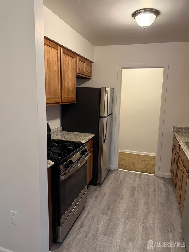 Building Photo - 504 Lakeview Terrace