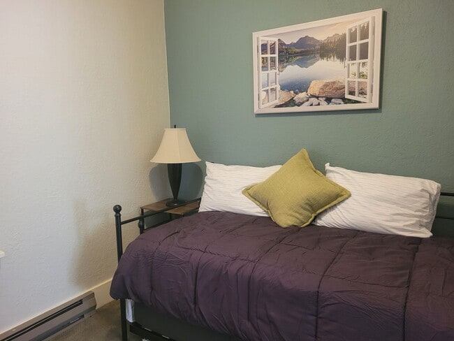 Building Photo - Charming Historical Home, Desirable Downtown Location. Flexible Lease Terms, 30-day Min. All Util...