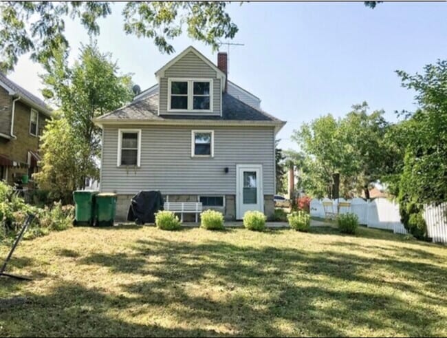 Building Photo - 317 Freehauf St