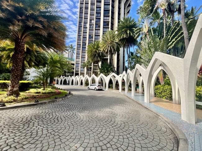 Building Photo - Liliuokalani Gardens