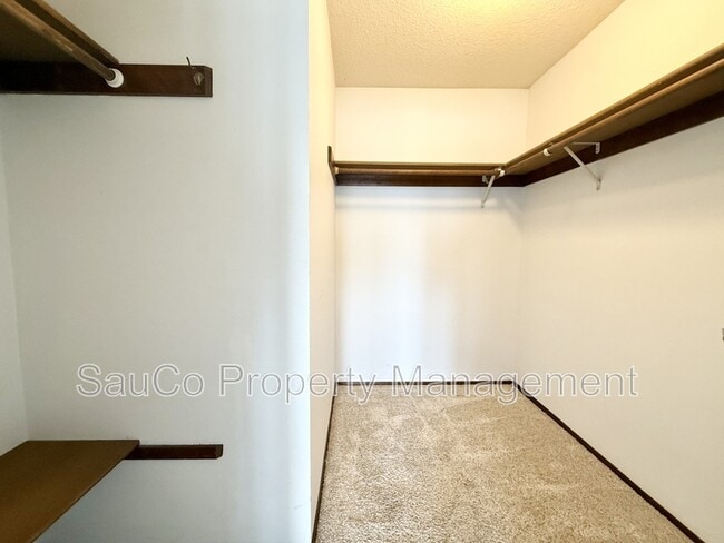 Building Photo - 344 S 2nd St