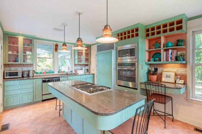 Building Photo - 69 Fresh Pond Rd