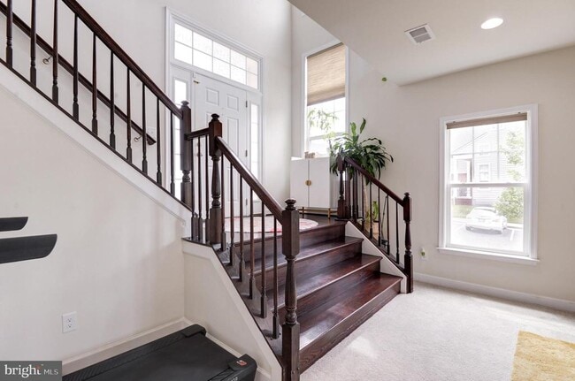 Building Photo - 22283 Pinecroft Terrace