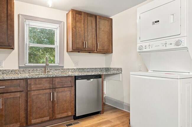 Building Photo - 517 McKinley Ave