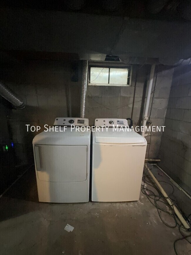 Building Photo - 6103 Dagle Dr