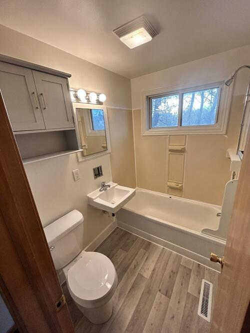 Building Photo - 115 11th Ave NW