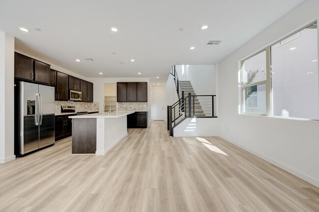Building Photo - 1533 Melodic Lark Dr