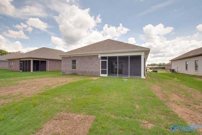Building Photo - 115 Clift Crk Dr