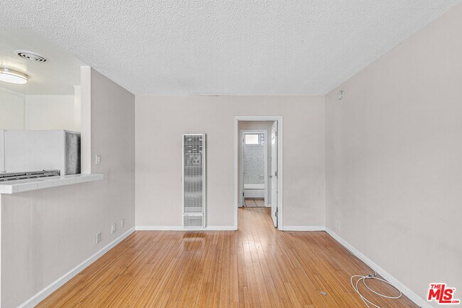 Building Photo - 2624 6th St