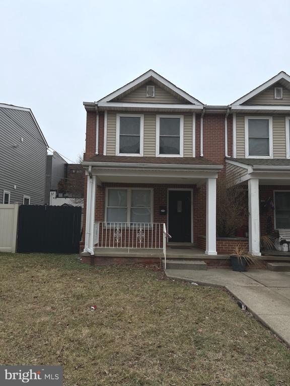 Building Photo - 1324 N Hancock St