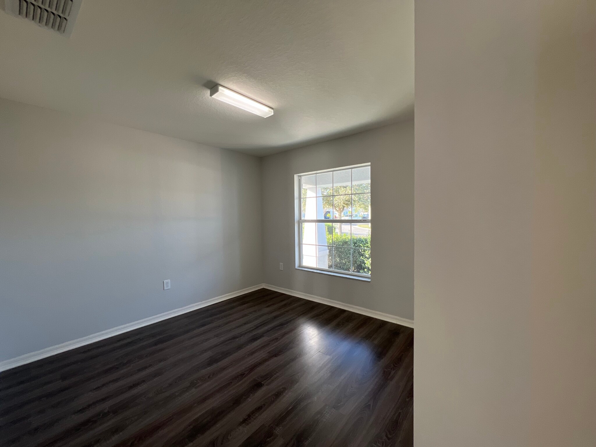 Building Photo - 900 Kingfisher Dr